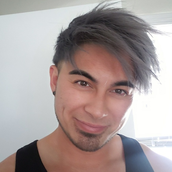 Poshmark profile picture for @jeddyboi